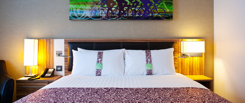 Holiday Inn London Stratford City - Queen Bedroom