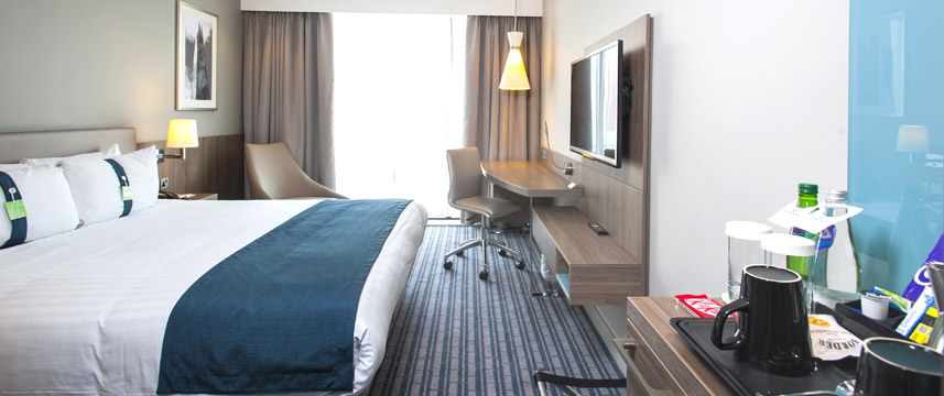 Holiday Inn London West - Executive Bedroom