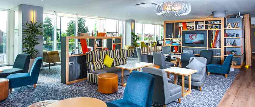 Holiday Inn London West - Lobby Lounge Holiday Inn London West - Lobby Lounge