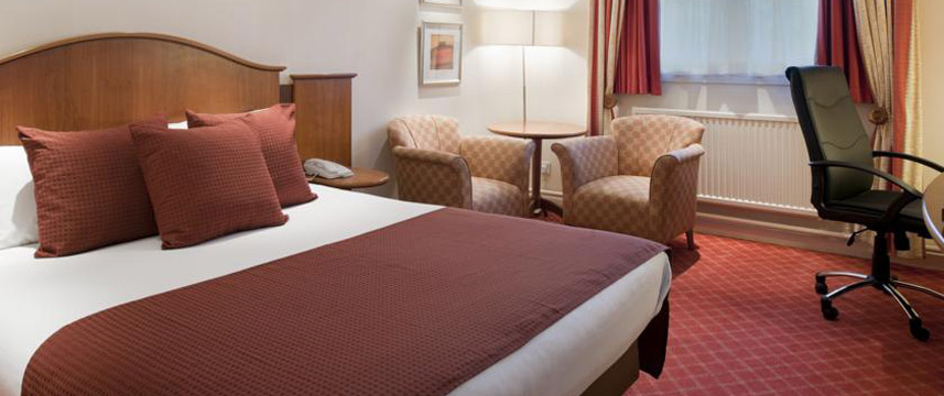 Holiday Inn Manchester Airport Double Bedroom
