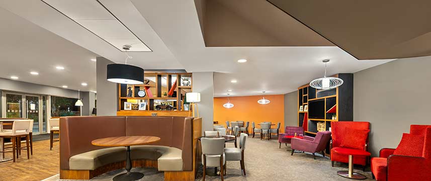 Holiday Inn Manchester Media City - Lobby Lounge Holiday Inn Manchester Media City - Lobby Lounge