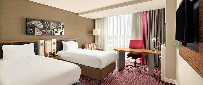 Holiday Inn Manchester Media City - Standard Room Top Floor Holiday Inn Manchester Media City - Standard Room Top Floor