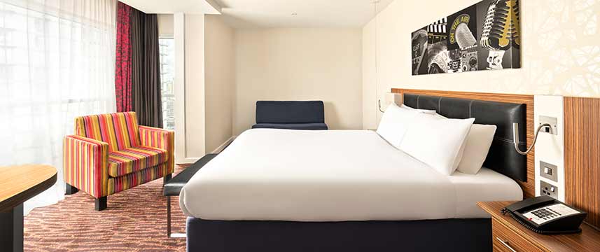 Holiday Inn Manchester Media City - Top Floor King Holiday Inn Manchester Media City - Top Floor King