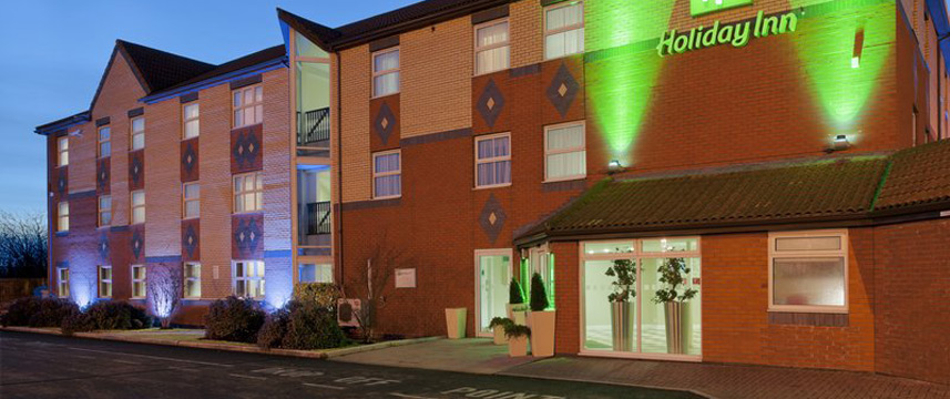 Holiday Inn Manchester West - Exterior Night