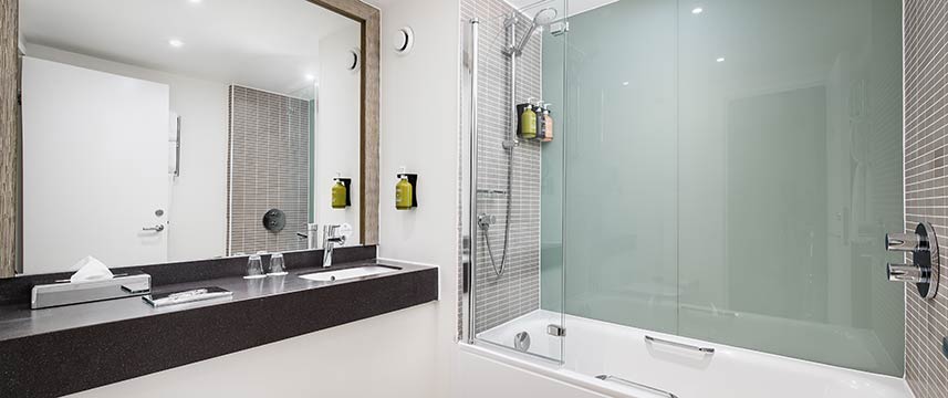 Holiday Inn Northampton - Bathroom Holiday Inn Northampton - Bathroom