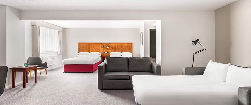 Holiday Inn Northampton - King Suite Sofabed Holiday Inn Northampton - King Suite Sofabed