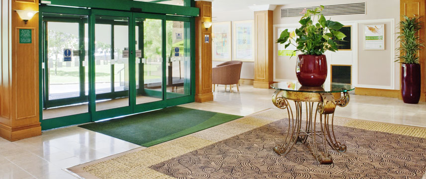 Holiday Inn Plymouth - Entrance Lobby