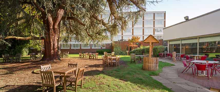 Holiday Inn York - Hotel Garden Seating Holiday Inn York - Hotel Garden Seating