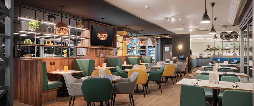 Holiday Inn York - Hotel Lobby Dining Holiday Inn York - Hotel Lobby Dining