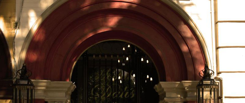 Hostal Dalis - Entrance Hostal Dalis - Entrance