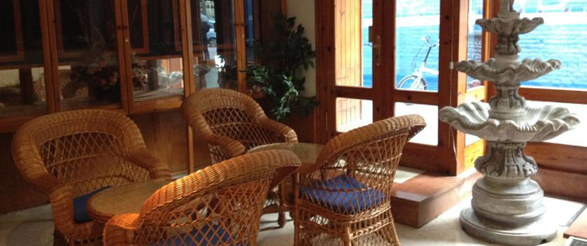 Hostal Santa Catalina Hotel - Lounge Hostal Santa Catalina Hotel - Lounge