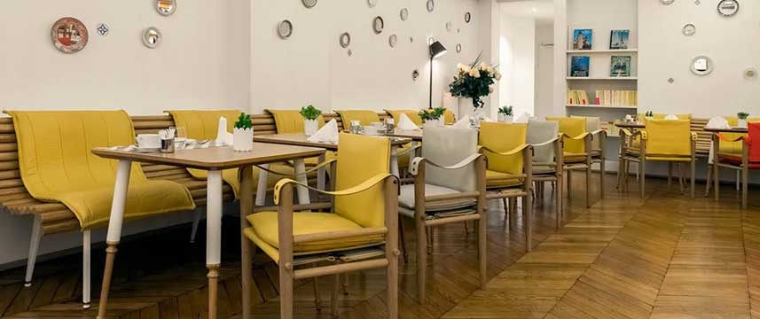 Hotel 34B - Breakfast Tables Hotel 34B - Breakfast Tables