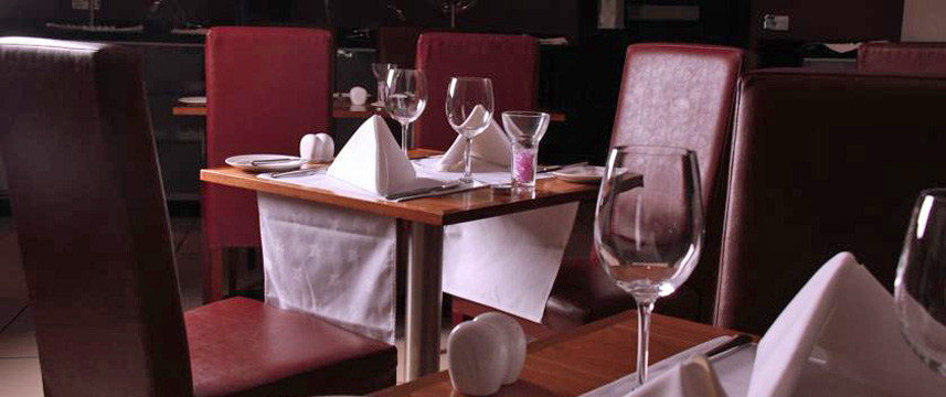 Hotel 53 - Restaurant Tables