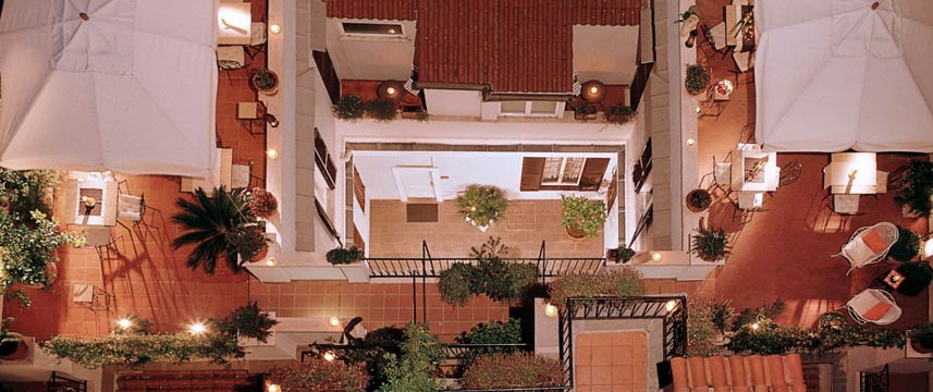 Hotel Alpi - Stairwell Hotel Alpi - Stairwell