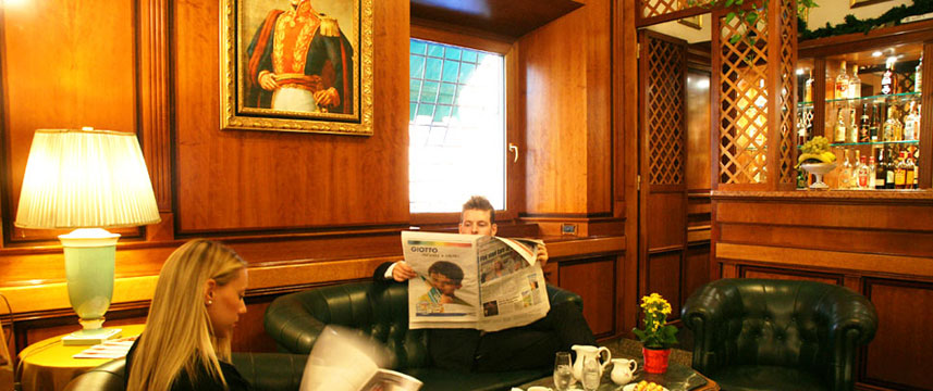 Hotel Bolivar - Bar Area Hotel Bolivar - Bar Area