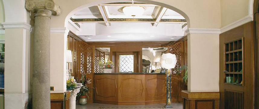 Hotel Bolivar - Reception Area Hotel Bolivar - Reception Area