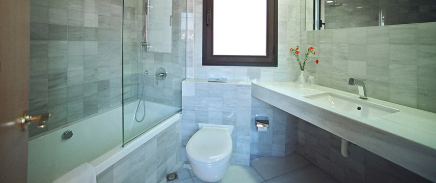 Hotel Caledonian - Bathroom Hotel Caledonian - Bathroom