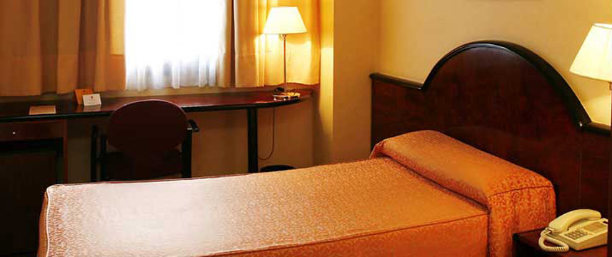 Hotel Caledonian - Single Room Hotel Caledonian - Single Room