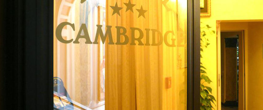 Hotel Cambridge - Entrance