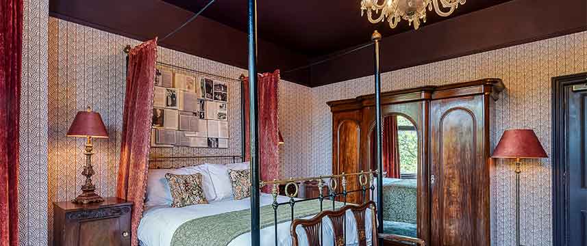 Hotel Clementine - 4 Poster Bed Hotel Clementine - 4 Poster Bed