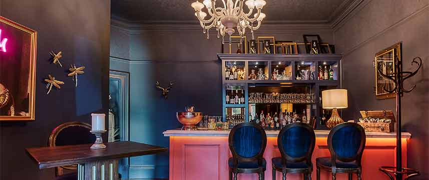 Hotel Clementine - Bar Area Hotel Clementine - Bar Area
