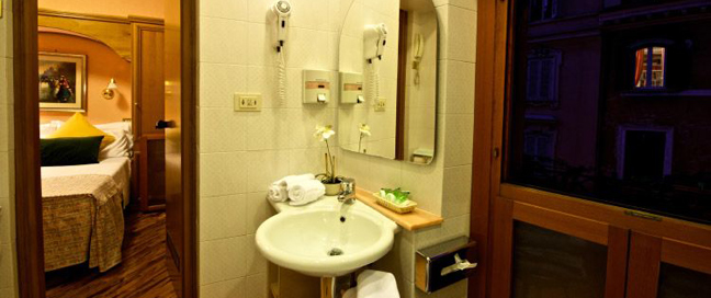 Hotel Concordia - Bathroom