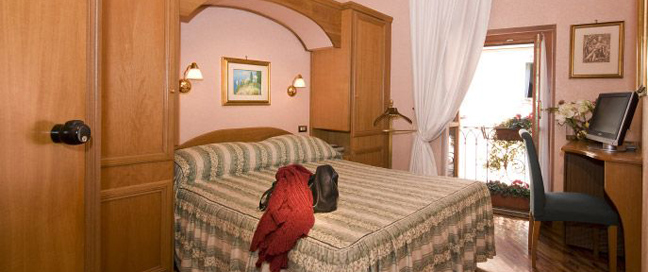 Hotel Concordia - Double Bedroom