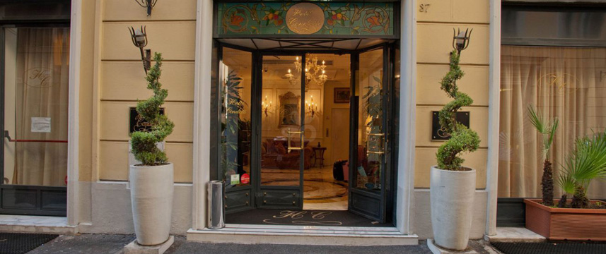 Hotel Condotti - Entrance