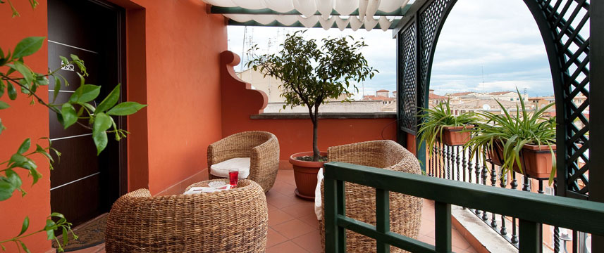 Hotel Fiume - BH Terrace Seating