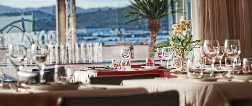 Hotel Front Air Congress - Dining Table Hotel Front Air Congress - Dining Table