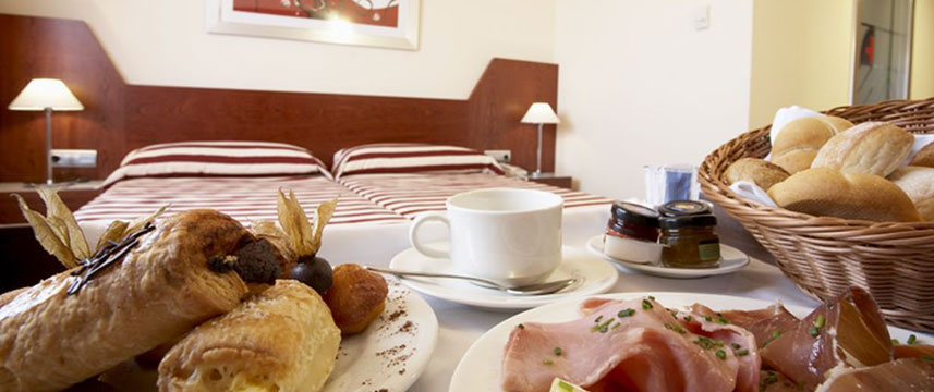 Hotel Front Air Congress - Room Service Hotel Front Air Congress - Room Service
