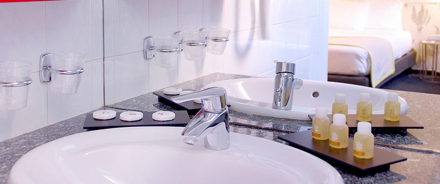 Hotel George Opera Bathroom