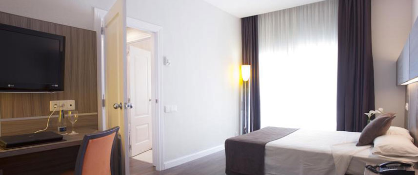Hotel Husa Serrano Royal - Bedroom