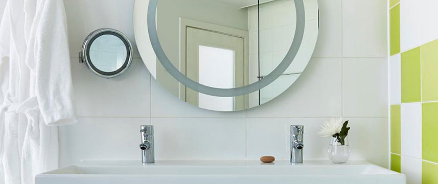 Hotel Indigo Birmingham - Bathroom Detail Hotel Indigo Birmingham - Bathroom Detail