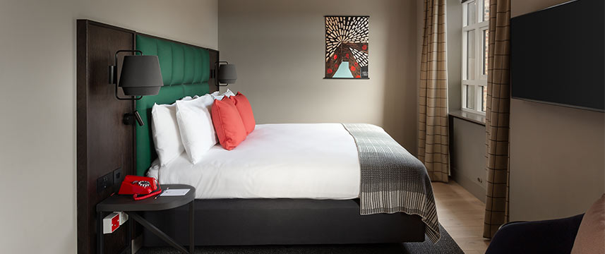 Hotel Indigo Dundee - Standard Queen Bed