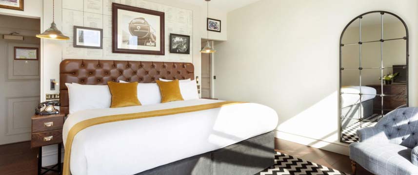 Hotel Indigo Edinburgh Princes Street Bedroom