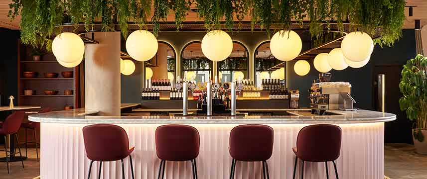 Hotel Indigo Gloucester West Window Bar Hotel Indigo Gloucester West Window Bar