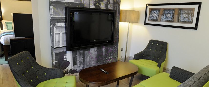 Hotel Indigo London Earls Court - Junior Suite Living Room Hotel Indigo London Earls Court - Junior Suite Living Room