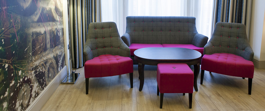Hotel Indigo London Earls Court - Junior Suite Seating