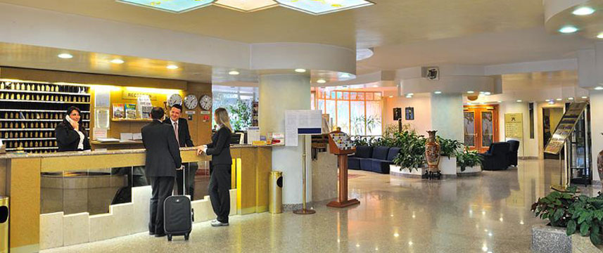 Hotel Pineta Palace - Reception Hotel Pineta Palace - Reception