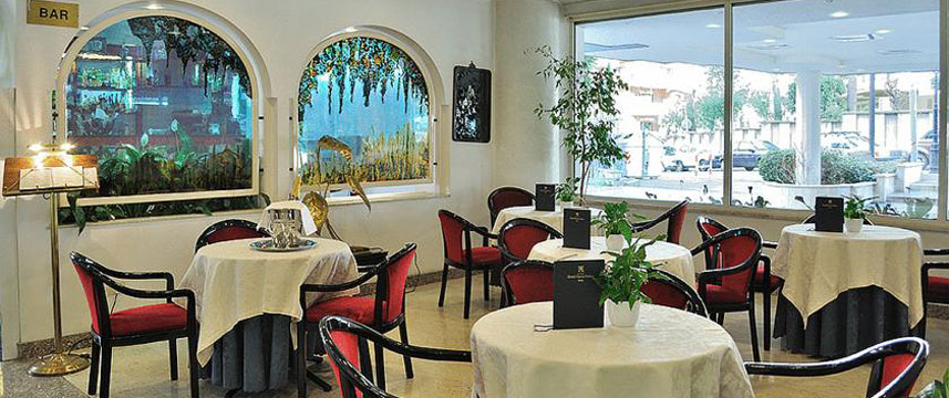 Hotel Pineta Palace - Restaurant Hotel Pineta Palace - Restaurant