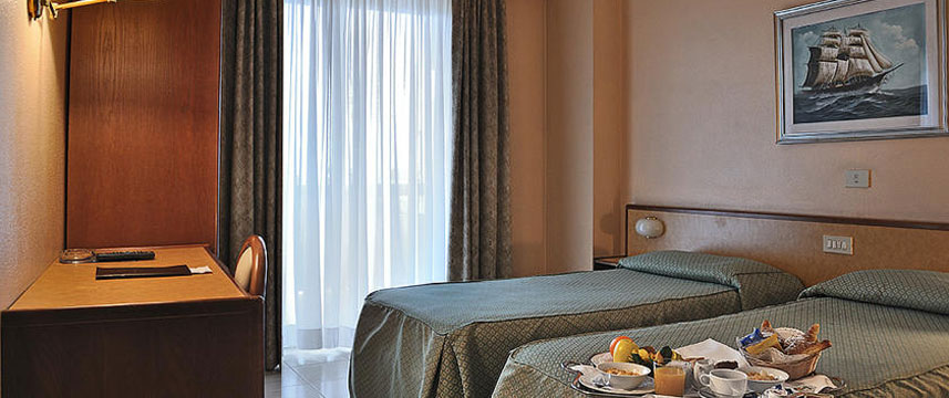 Hotel Pineta Palace - Twin Room Hotel Pineta Palace - Twin Room