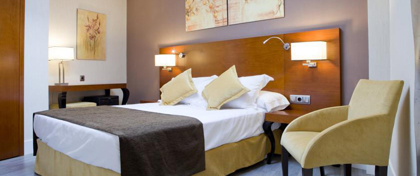 Hotel Puerta De Toledo - Bedroom Double
