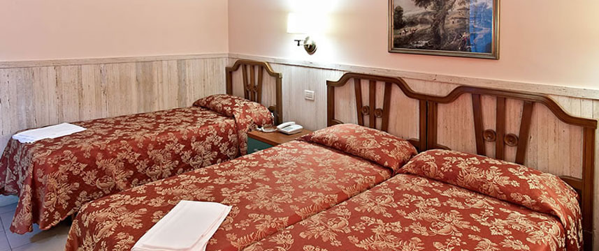 Hotel Pyramid - Triple Room Hotel Pyramid - Triple Room