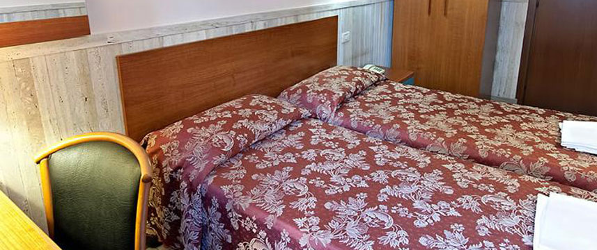 Hotel Pyramid - Twin Room Hotel Pyramid - Twin Room