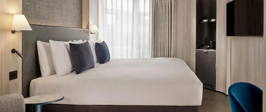 Hotel Riu Plaza London The Westminster - Queen Room Hotel Riu Plaza London The Westminster - Queen Room