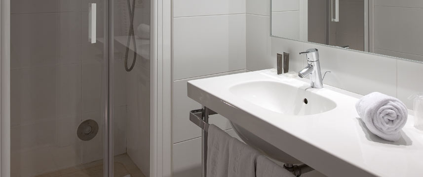 Hotel Sagrada Familia - Bathroom