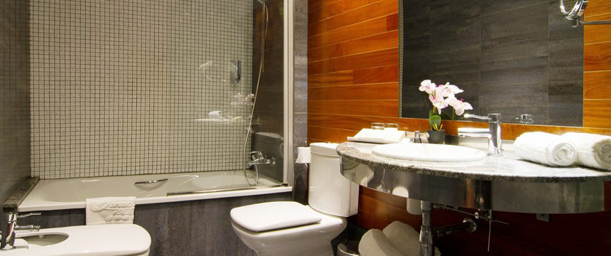 Hotel Sansi Diputacio - Bathroom