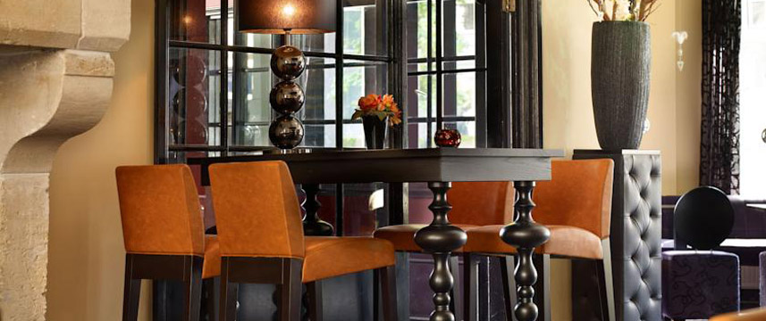 Hotel Sint Nicolaas - Bar Table