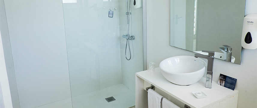 Hotel Subur Maritim - Bathroom
